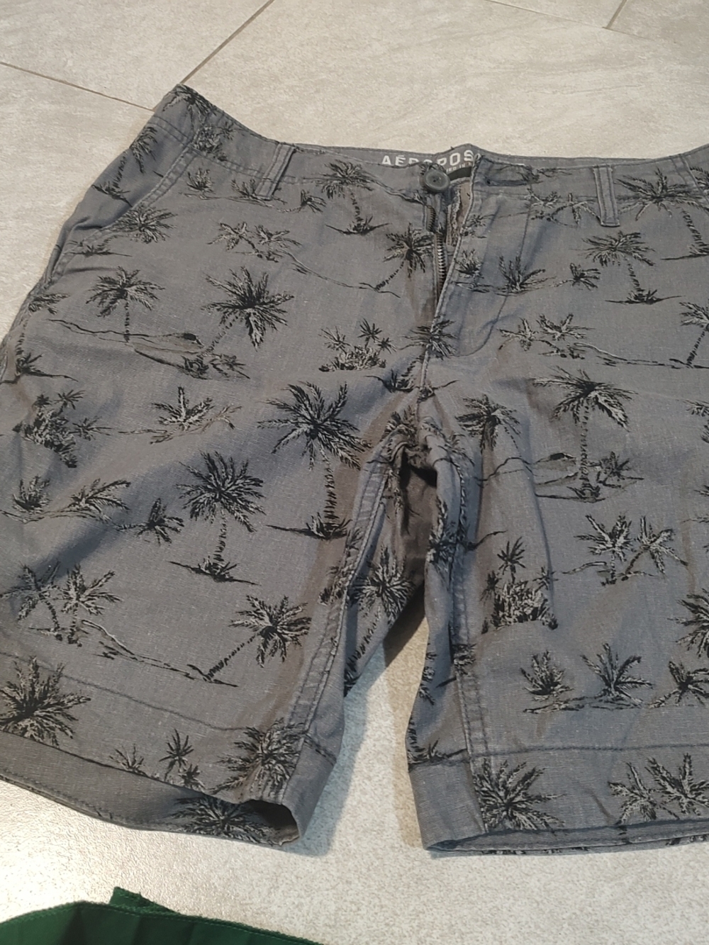 Aeropostale Gray Palm Print Men’s Shorts